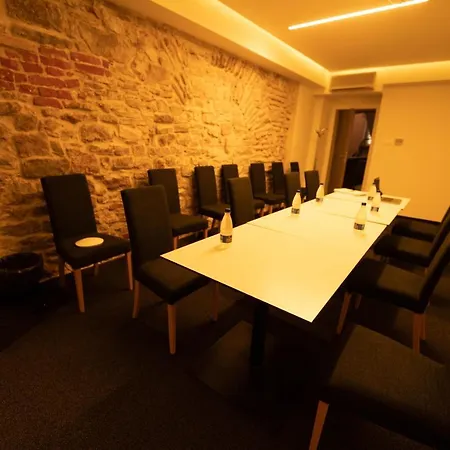 מלון Slavija Culture Heritage 4*