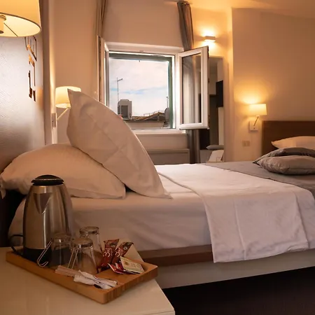 Slavija Culture Heritage Hotell 4*