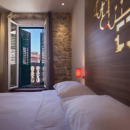 Slavija Culture Heritage 4*